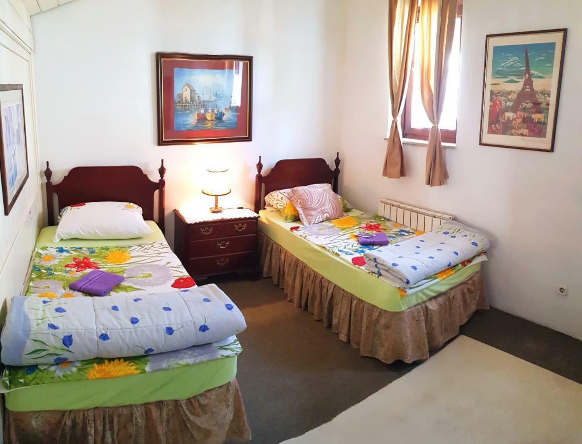 סראייבו Hostel Pansion Lion מראה חיצוני תמונה
