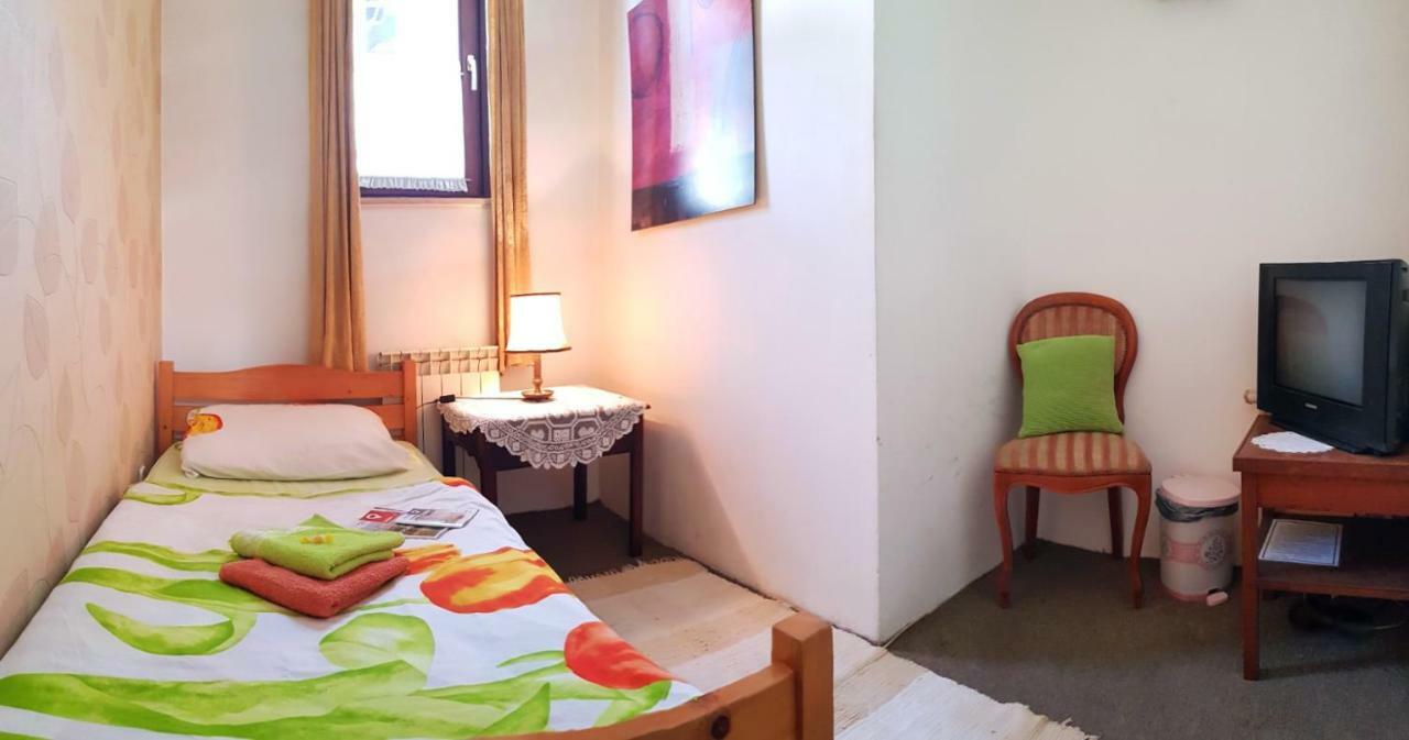 סראייבו Hostel Pansion Lion מראה חיצוני תמונה