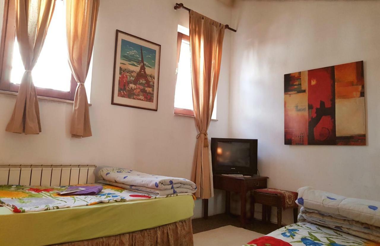סראייבו Hostel Pansion Lion מראה חיצוני תמונה