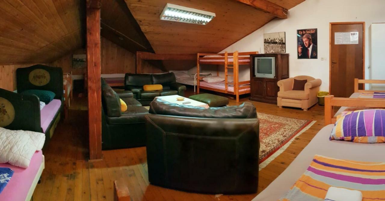 סראייבו Hostel Pansion Lion מראה חיצוני תמונה